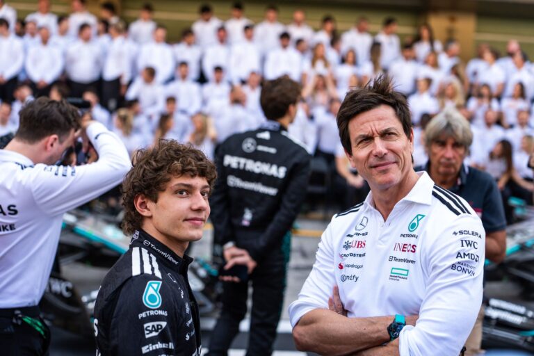 Kimi Antonelli und Toto Wolff