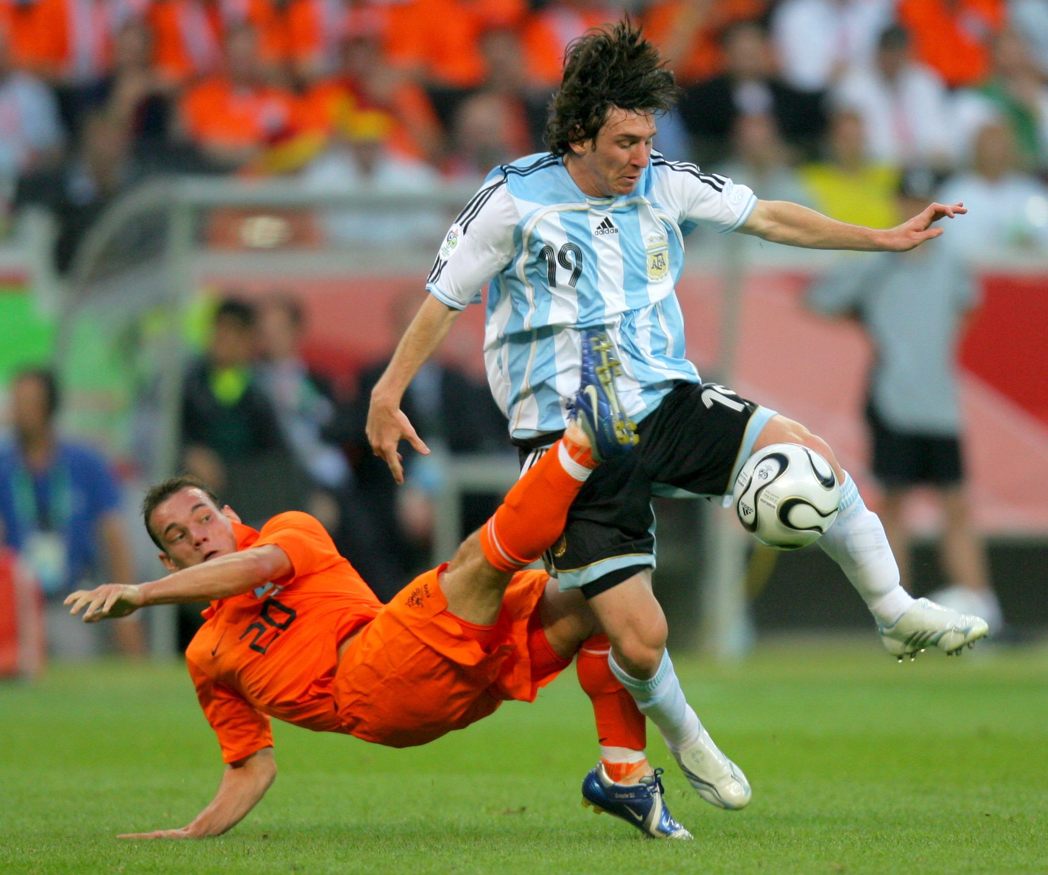 Schon 2006 bei der WM: Lionel Messi (r)
