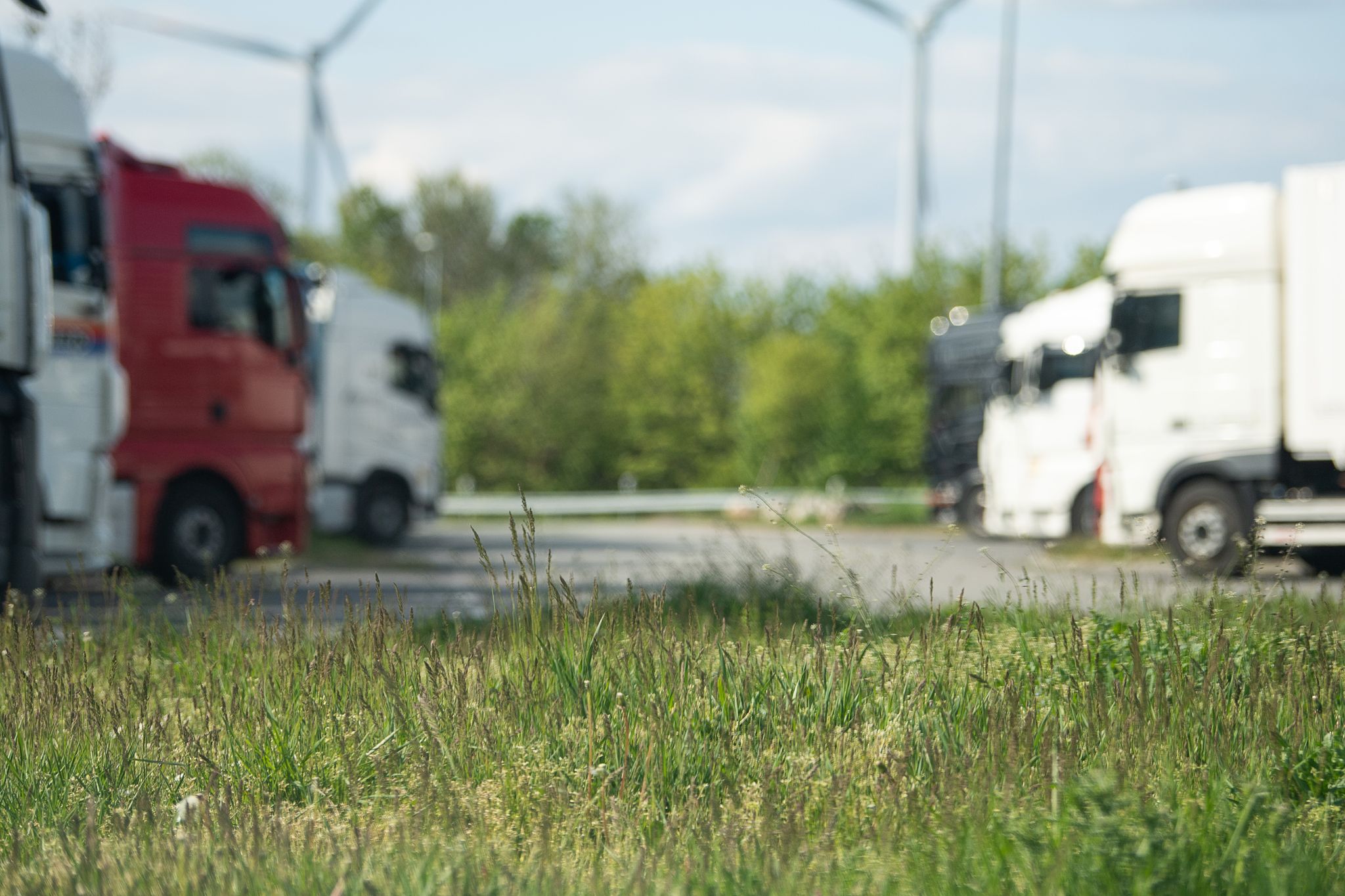 Autobahn-Rastplatz.