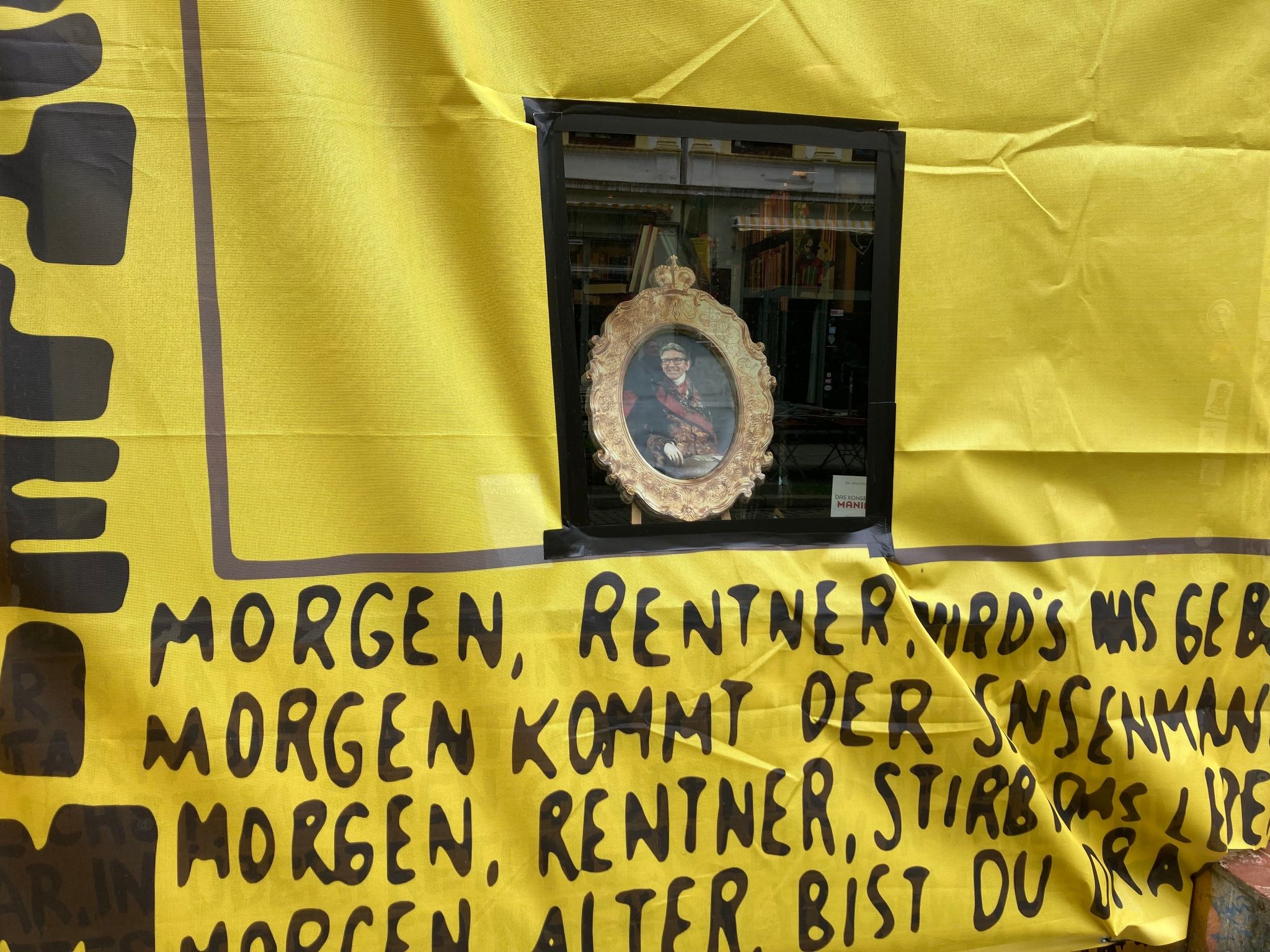 Golden Shop mit neuer Fassade