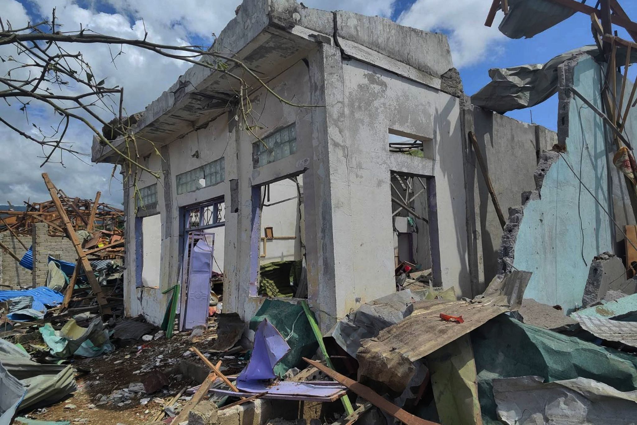 Nach Explosion von Munitionslager in Myanmar
