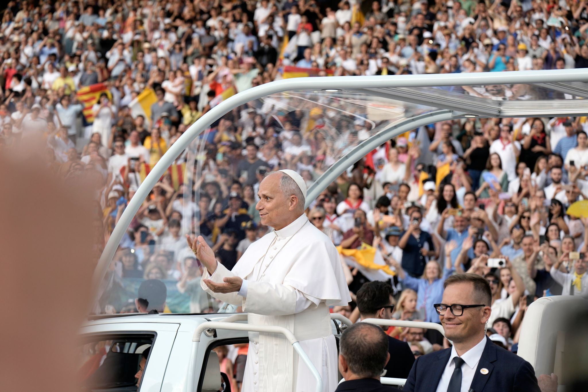 Papst Leo XIV. besucht Spanien - Olympiastadion