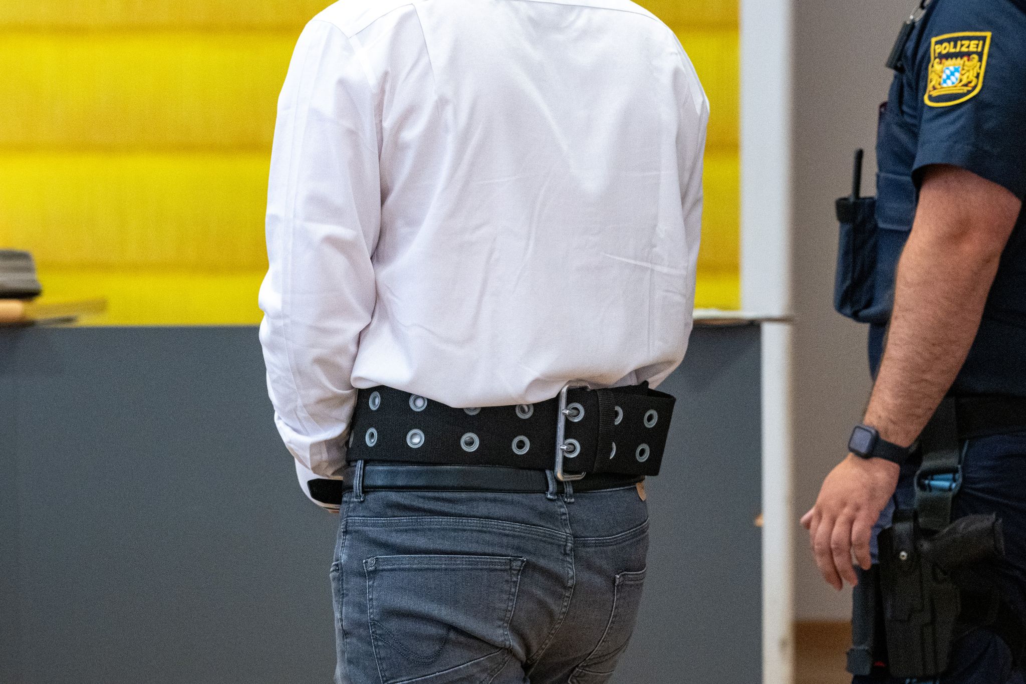 Prozess nach Axtangriff in ICE