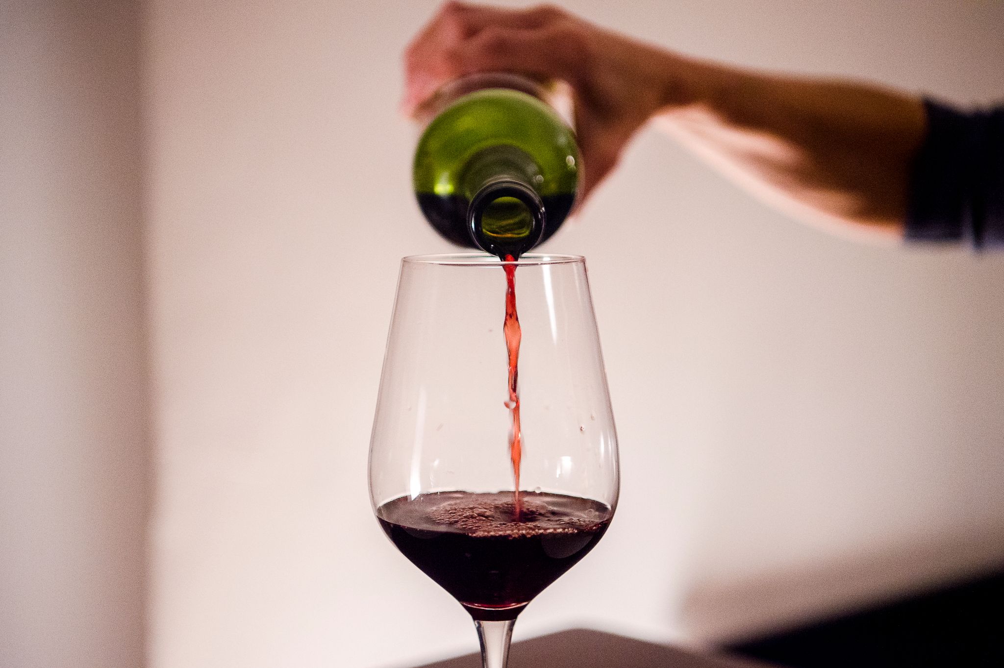 Rotwein im Glas