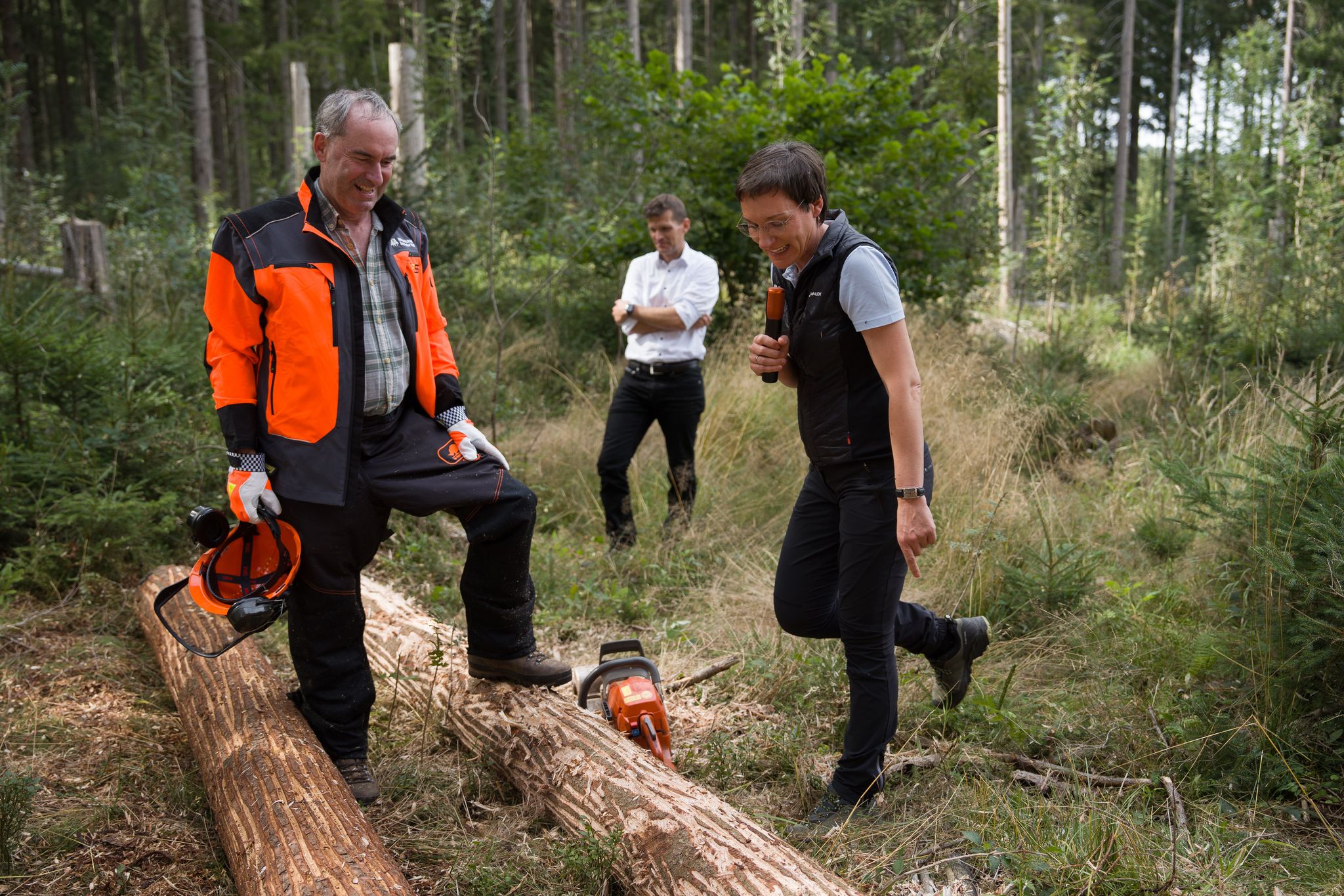 Hubert Aiwanger informiert sich zum Borkenkäfer