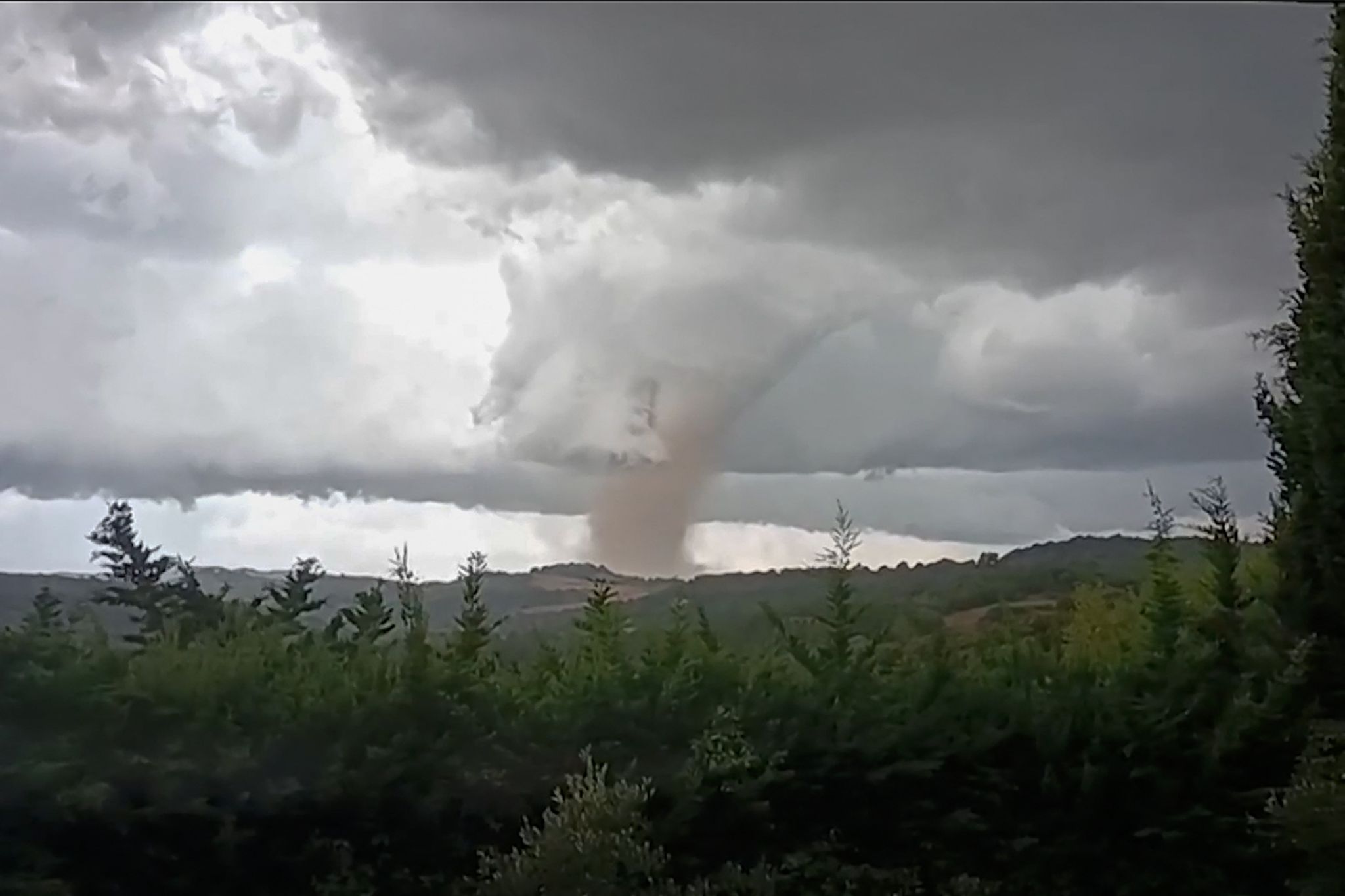 Unwetter in Frankreich - Tornado