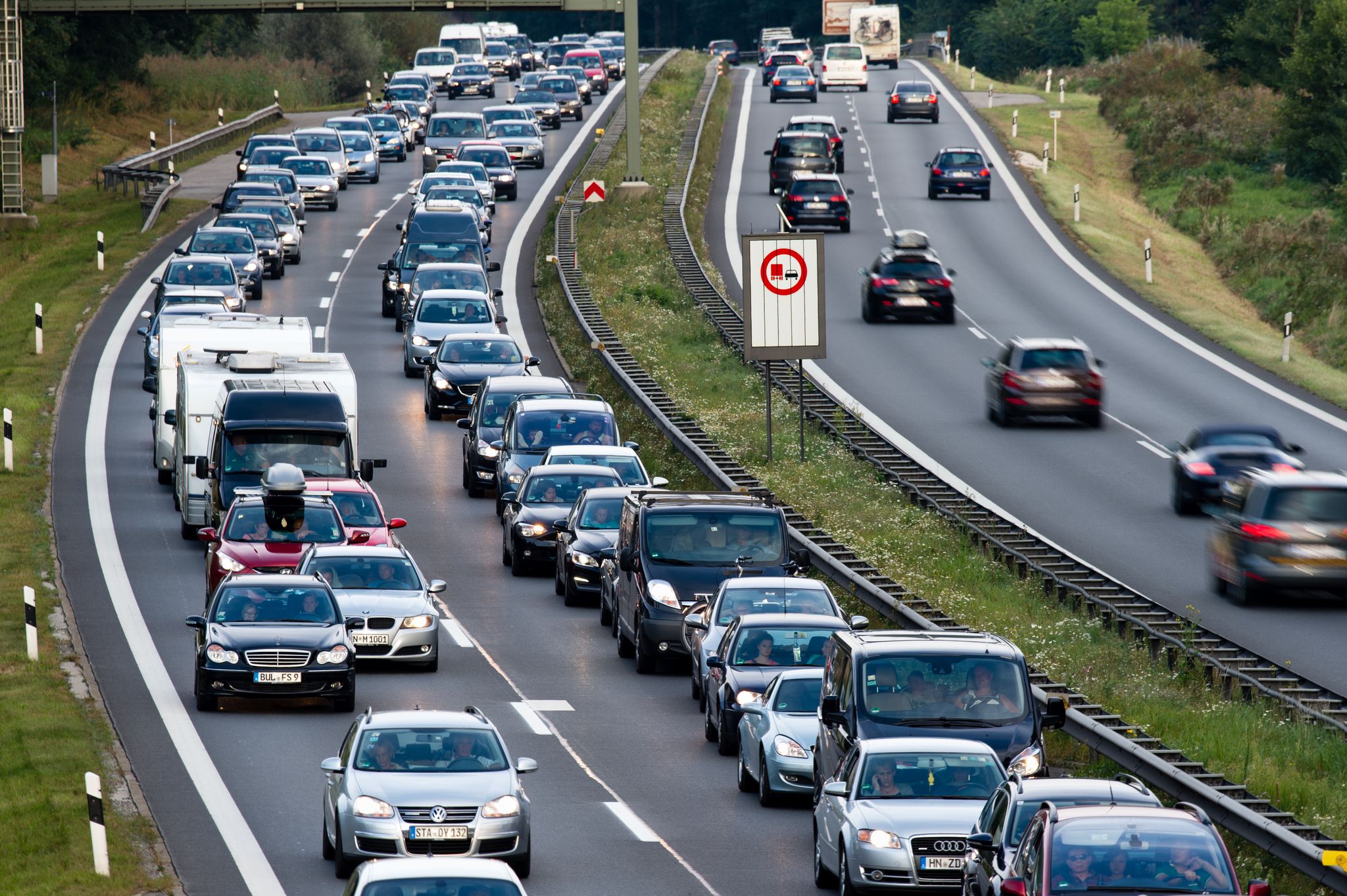 Stau auf der A8 in Bayern