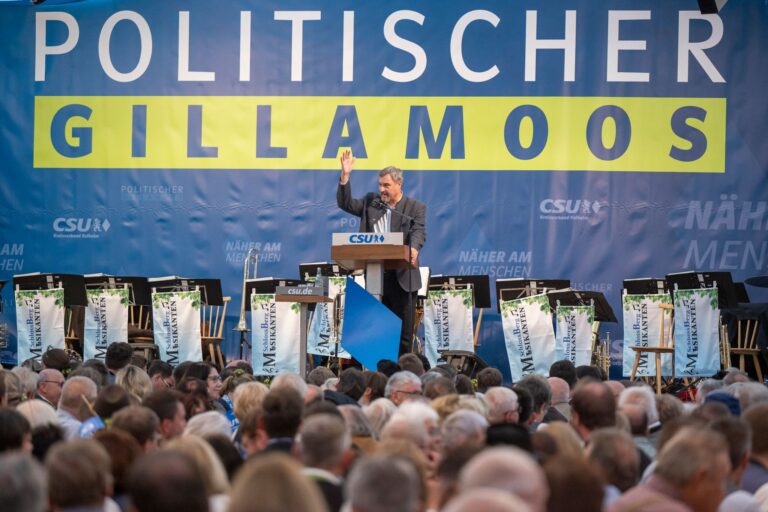Politischer Frühschoppen auf dem Volksfest Gillamoos