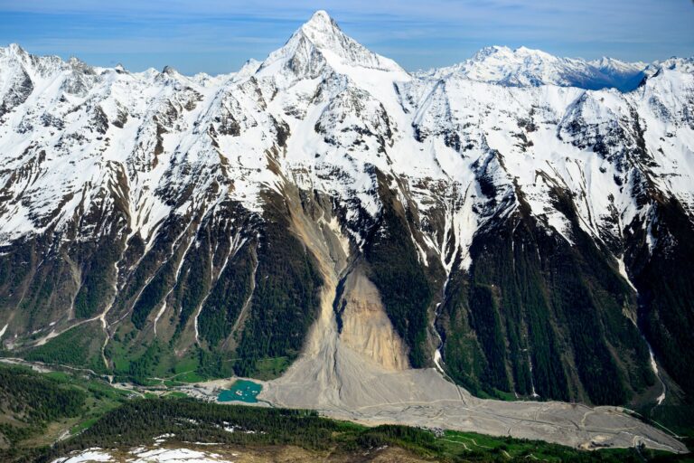 Felssturz und Gletscherabbruch im Lötschental
