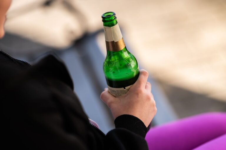 Rauschtrinken weiterhin auf hohem Niveau