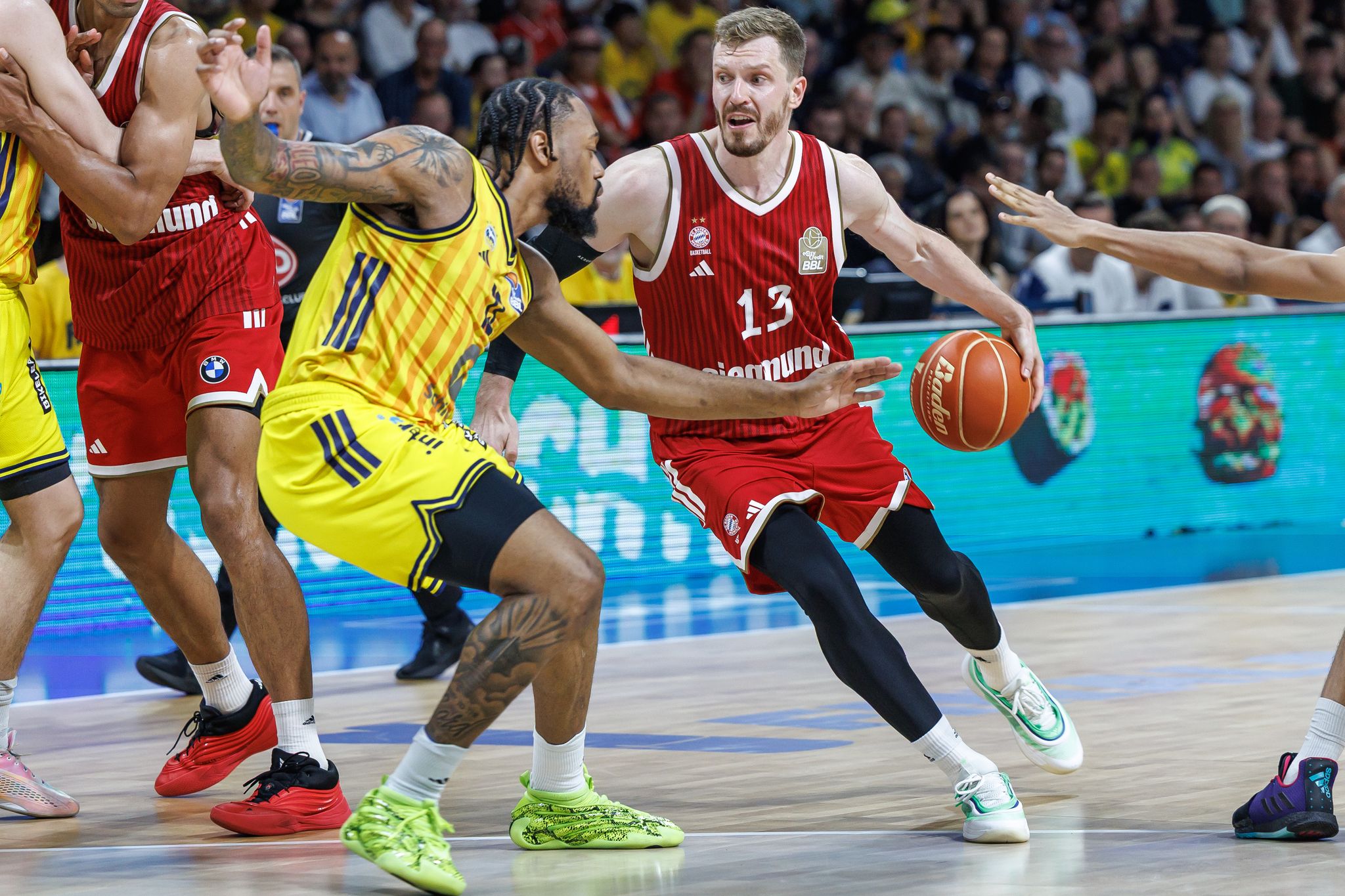 Andreas Obst (r)