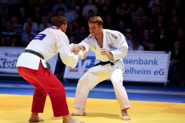 Judoka Timo Cavelius (r)