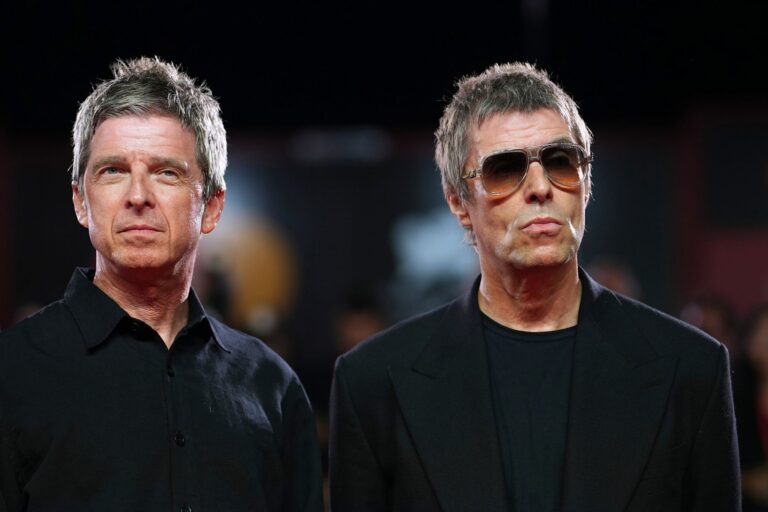 Noel Gallagher (l) und Liam Gallagher
