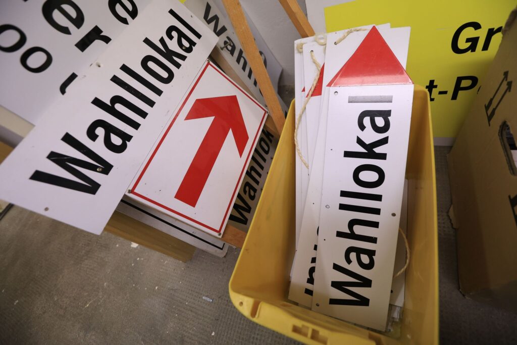 Vorbereitung für Briefwahl in Sachsen-Anhalt