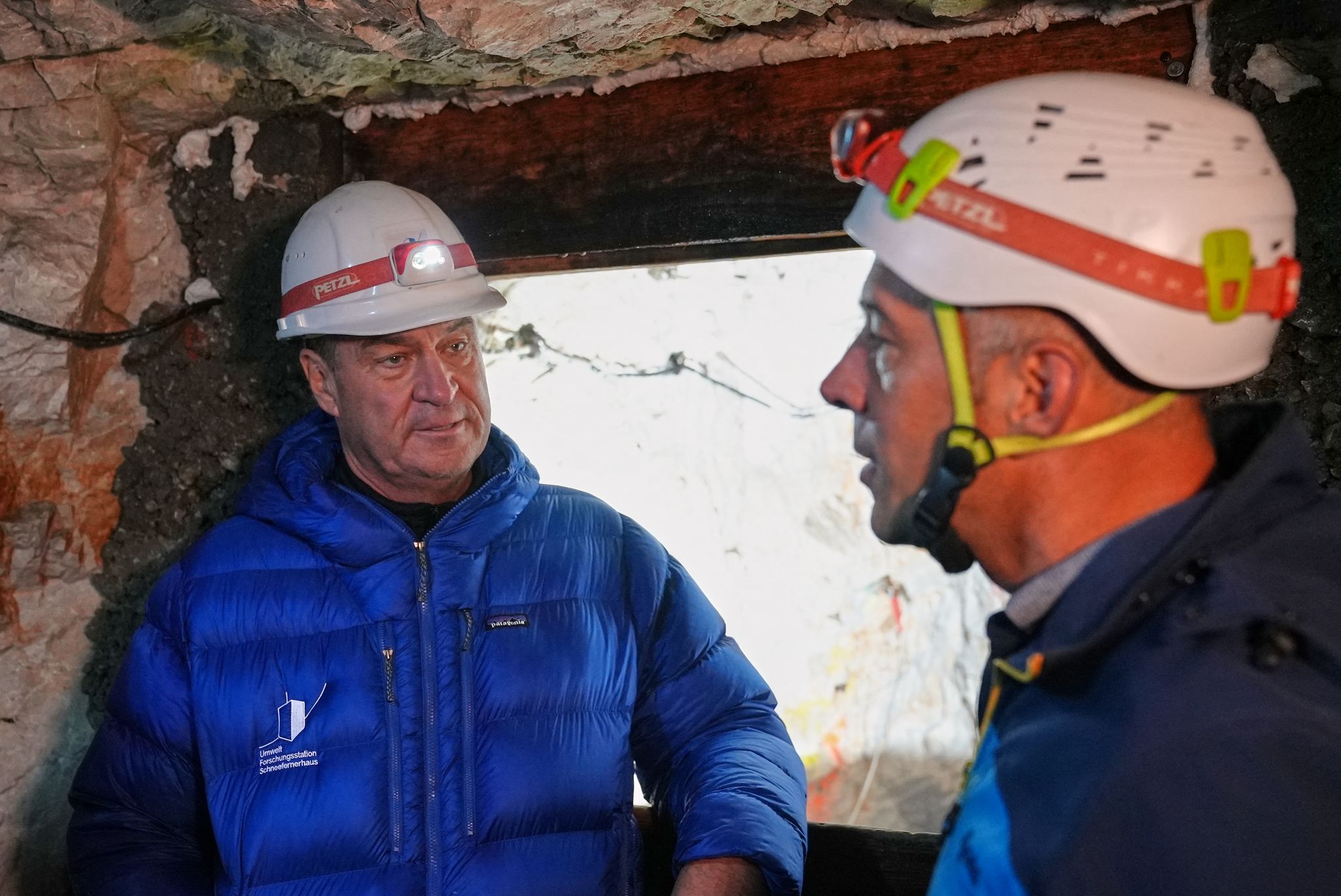 Söder und Krautblatter in der Talstation der Zugspitzbahn