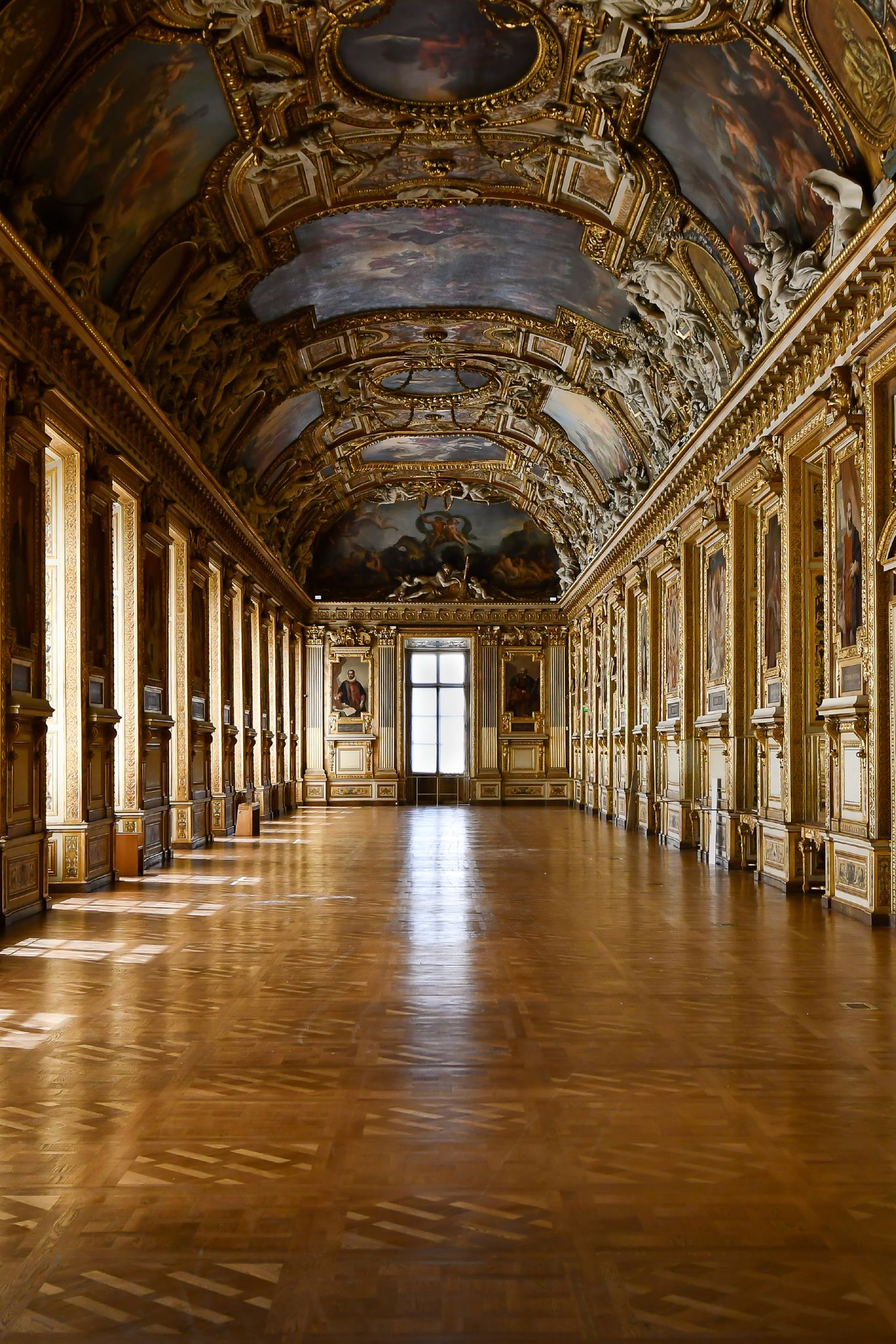 Louvre-Galerie nach Einbruch wieder geöffnet