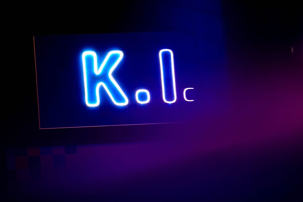 Schriftzug K.I.
