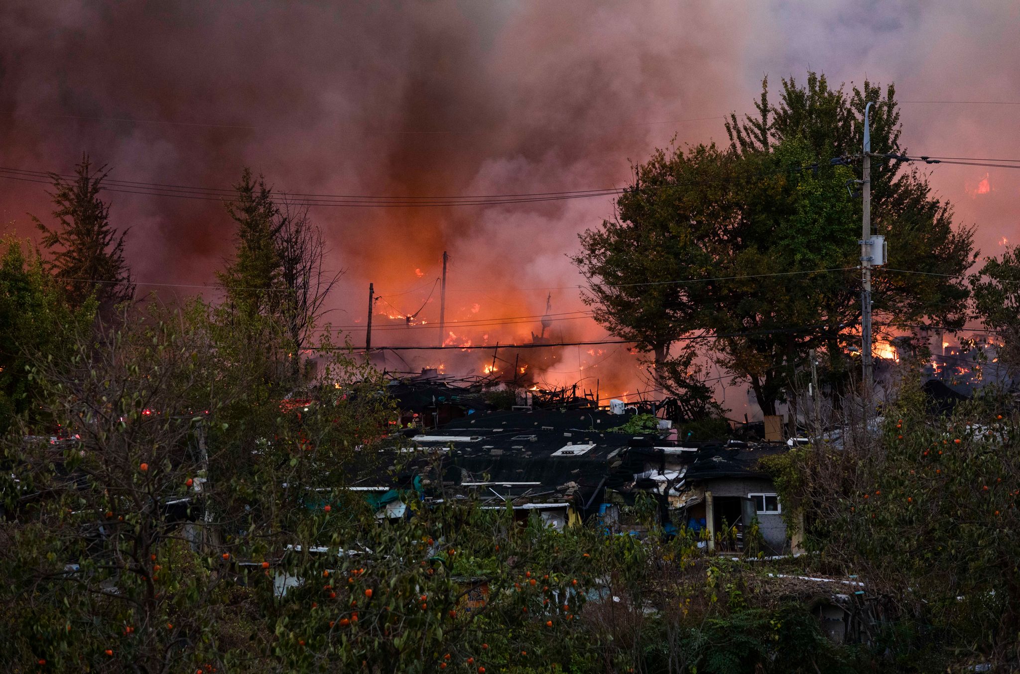Großbrand im letzten Armenviertel von Seoul