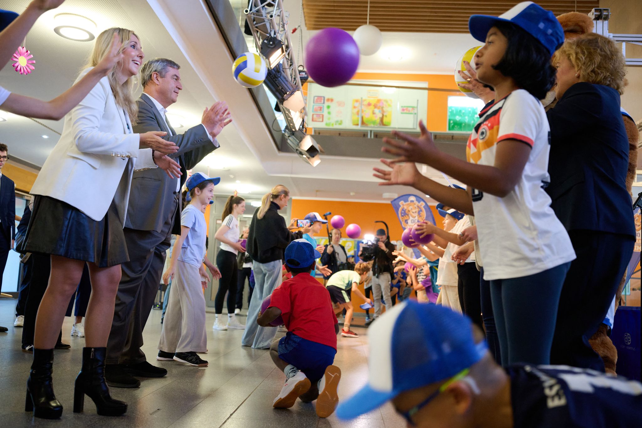 Söder besucht Grundschule